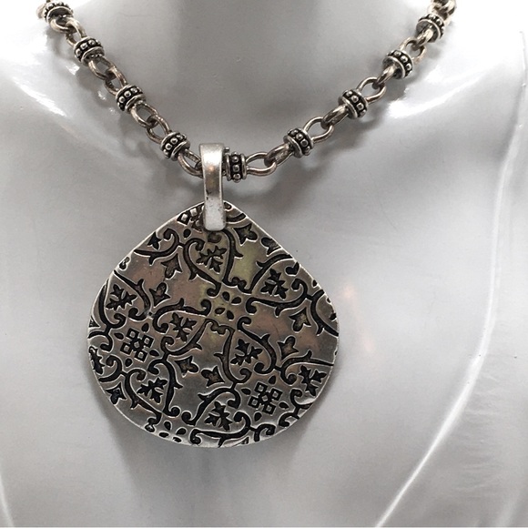 Premier Designs | Jewelry | Vintage Premier Designs Silver Pendant On ...